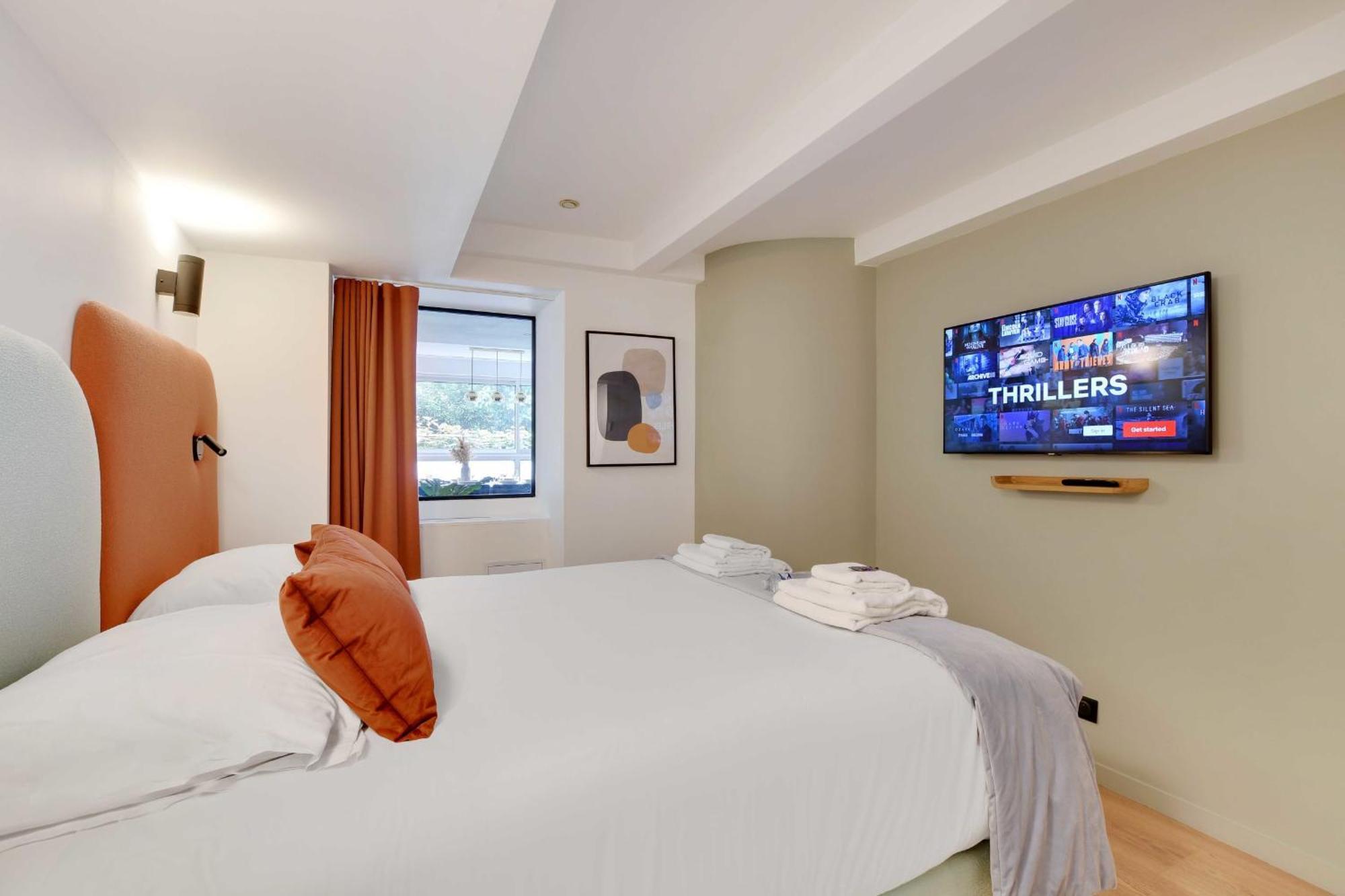 Incroyable - 3br-8p - Pl De La Nation Parijs