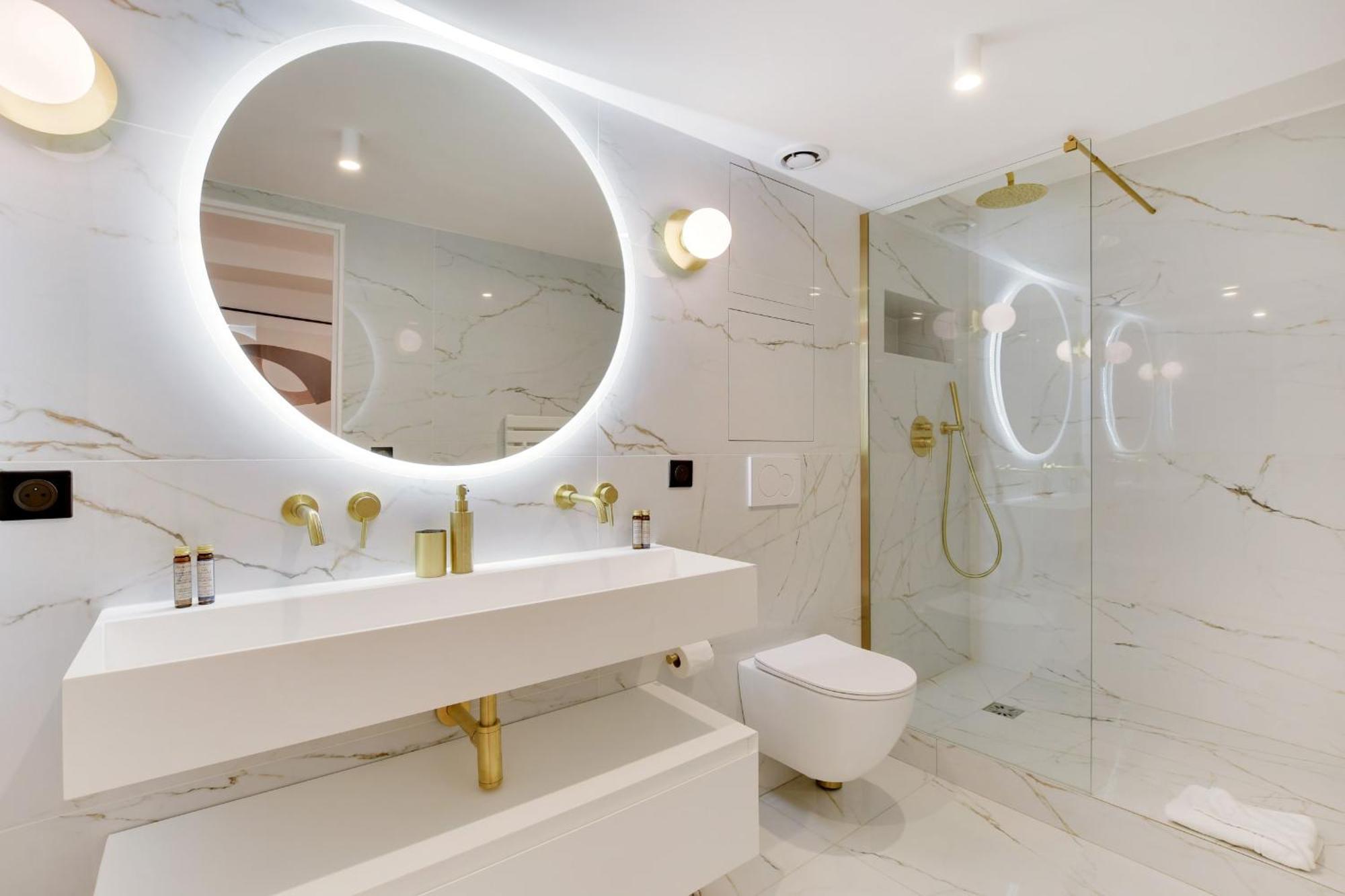 Incroyable - 3br-8p - Pl De La Nation Parijs